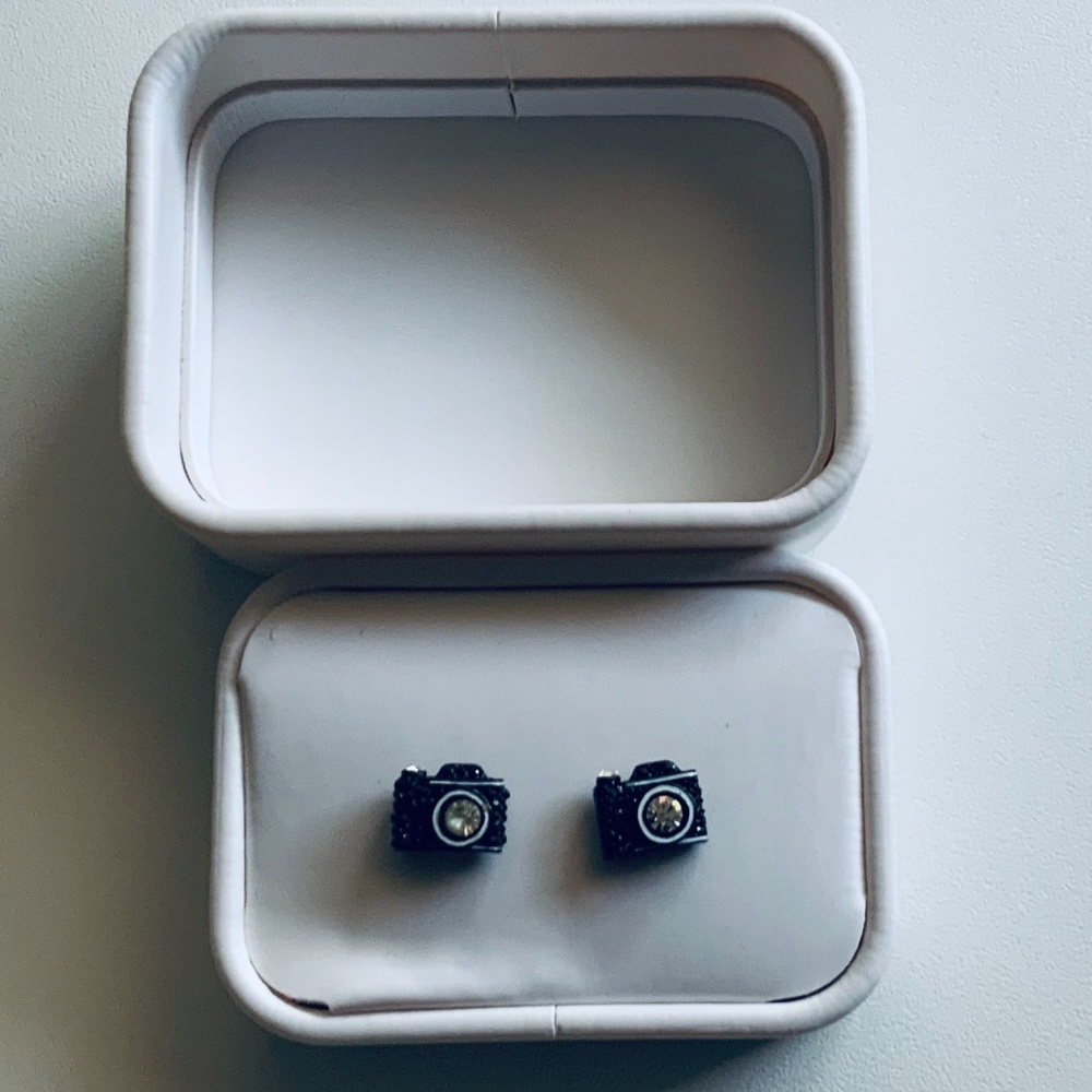 Betsy Johnson  Camera earrings leatherette case